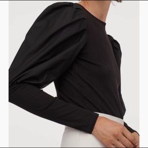 NWT H&M Ribbed Puff Sleeve Top (Black, S)